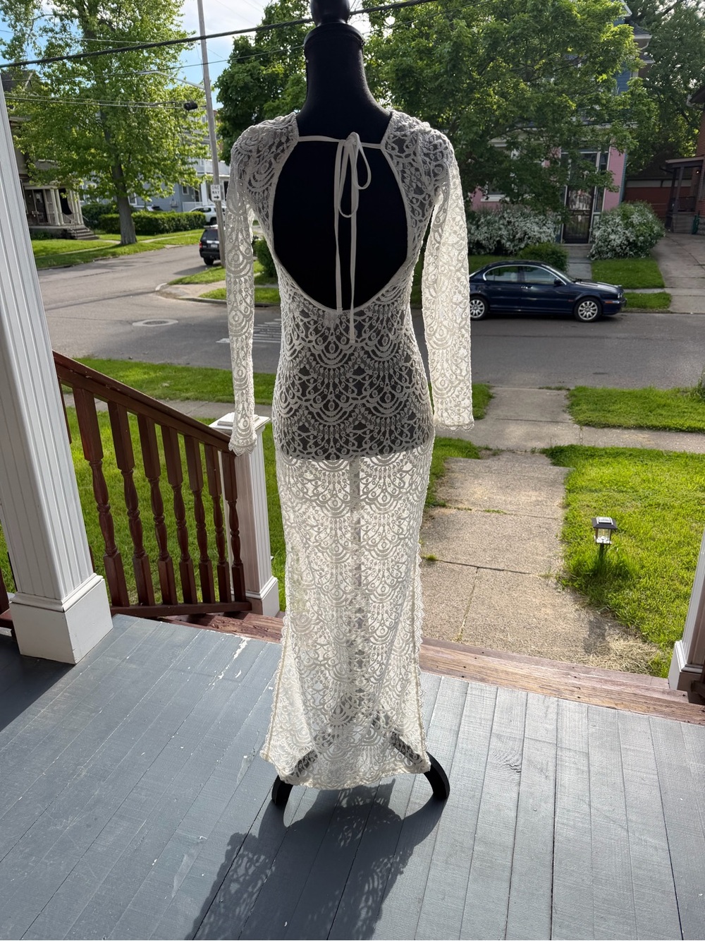 H&M White Long Sleeve Lace Maxi Dress - Picture 2 of 3